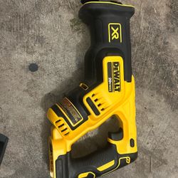 DeWalt Reciprocating Saw And Oscillating Multitool 20v