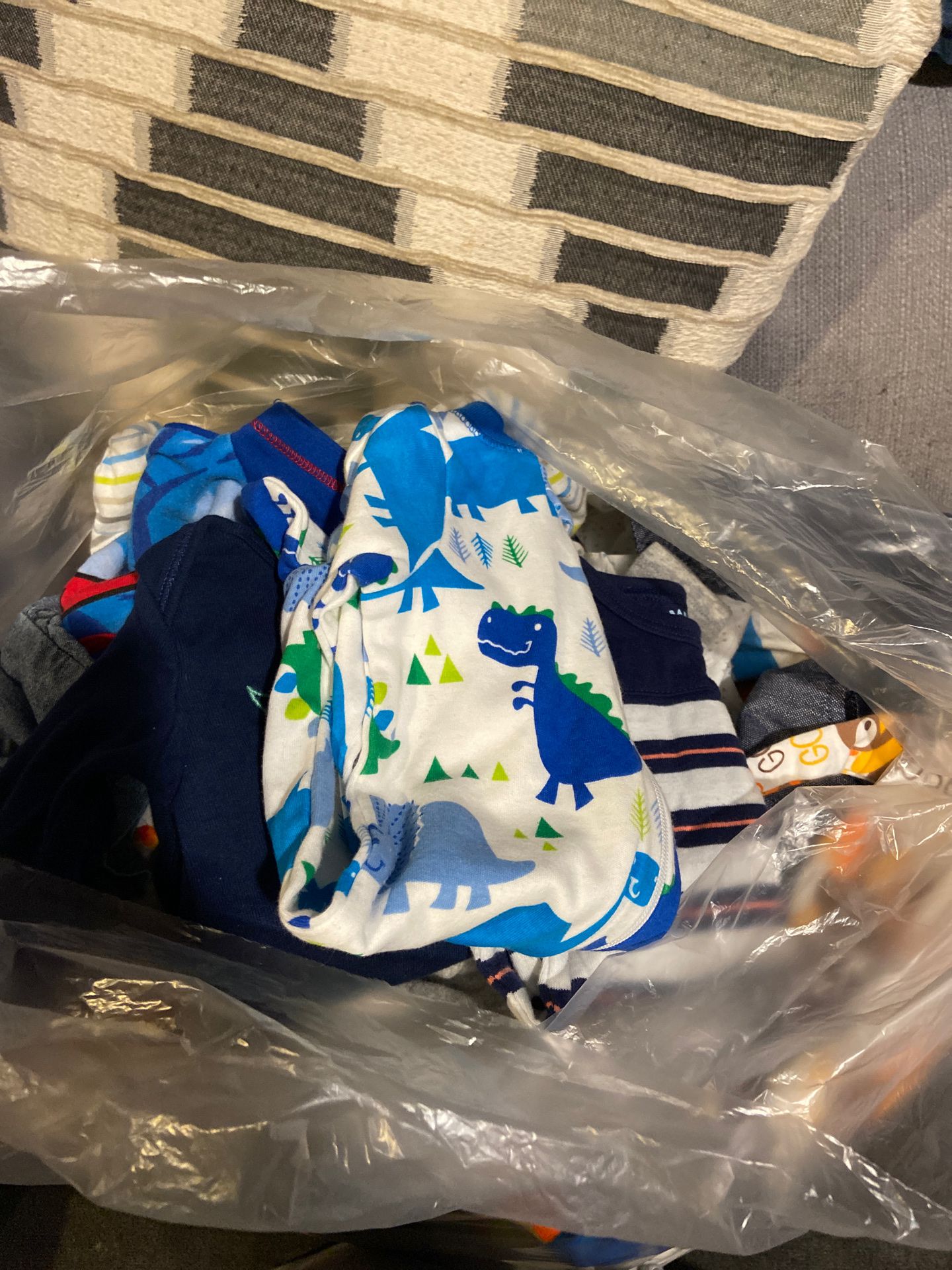 FREE baby boy clothes !