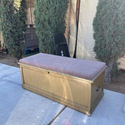 Cedar Storage Chest W/ Castors! 