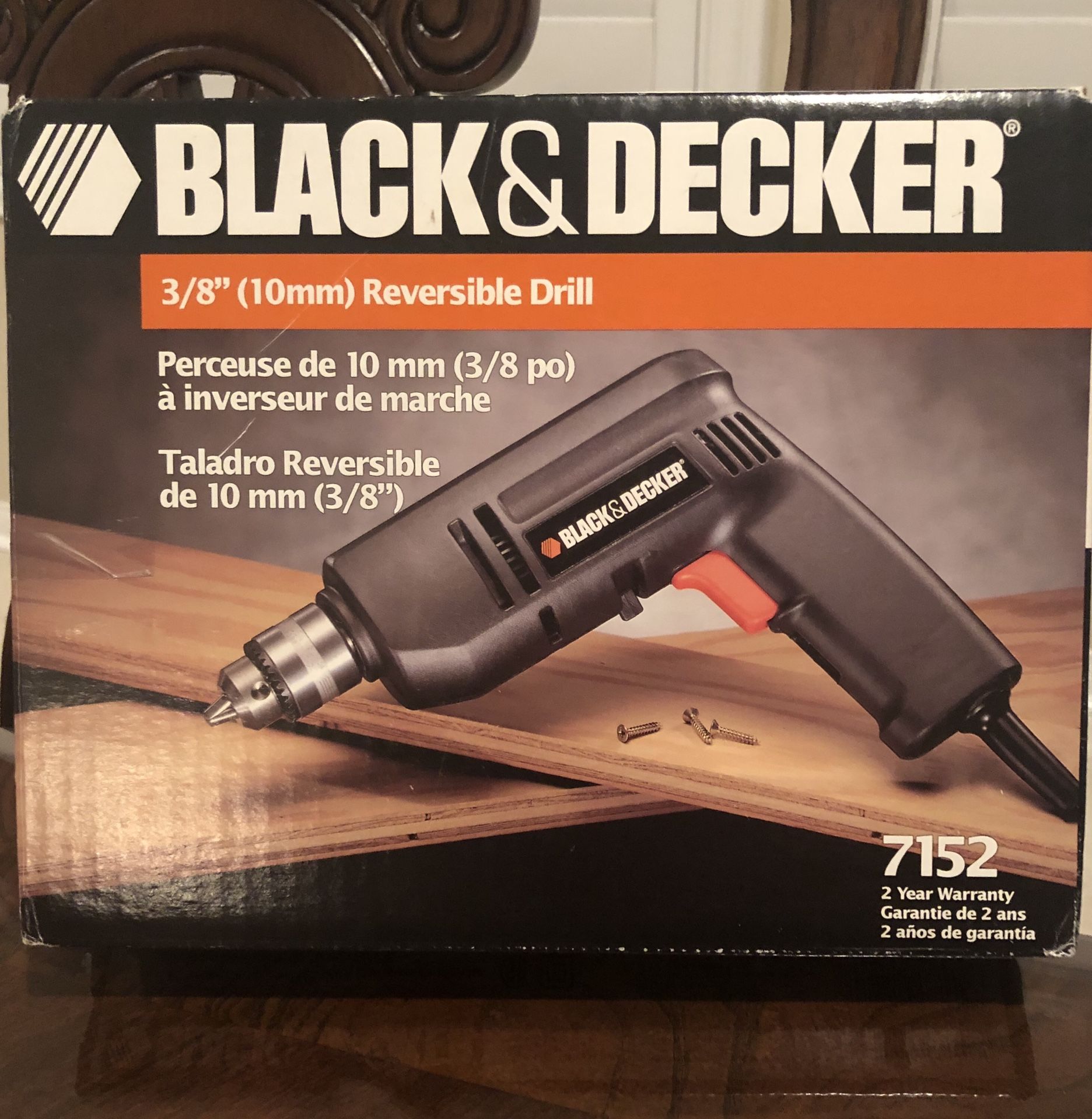 BLACK & DECKER DRILL