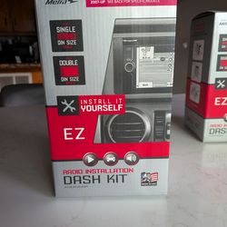 Metra radio installation dash kit, fits Chrysler, Dodge, and Jeep from 2007 and up, fits both single and double din