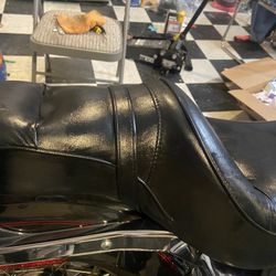 2005 Harley Wide Glide Dyna Seat