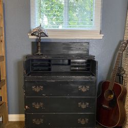 Chest Of Drawers/Dresser