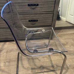 Clear Acrylic Chair 