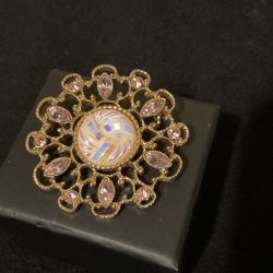 Beautiful Goldtone Brooch With Pink topaz crystals and Rhinestones 