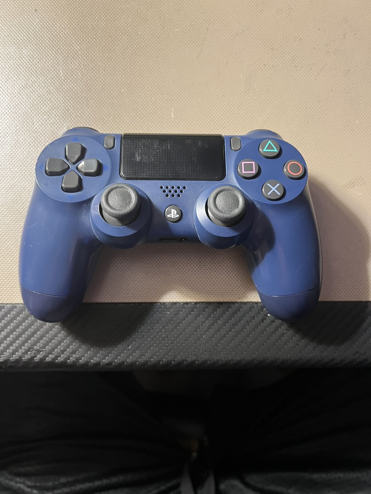 PS4 controller