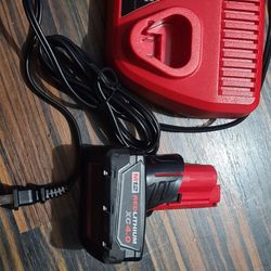 Milwaukee M12 4.0 Battery +charger