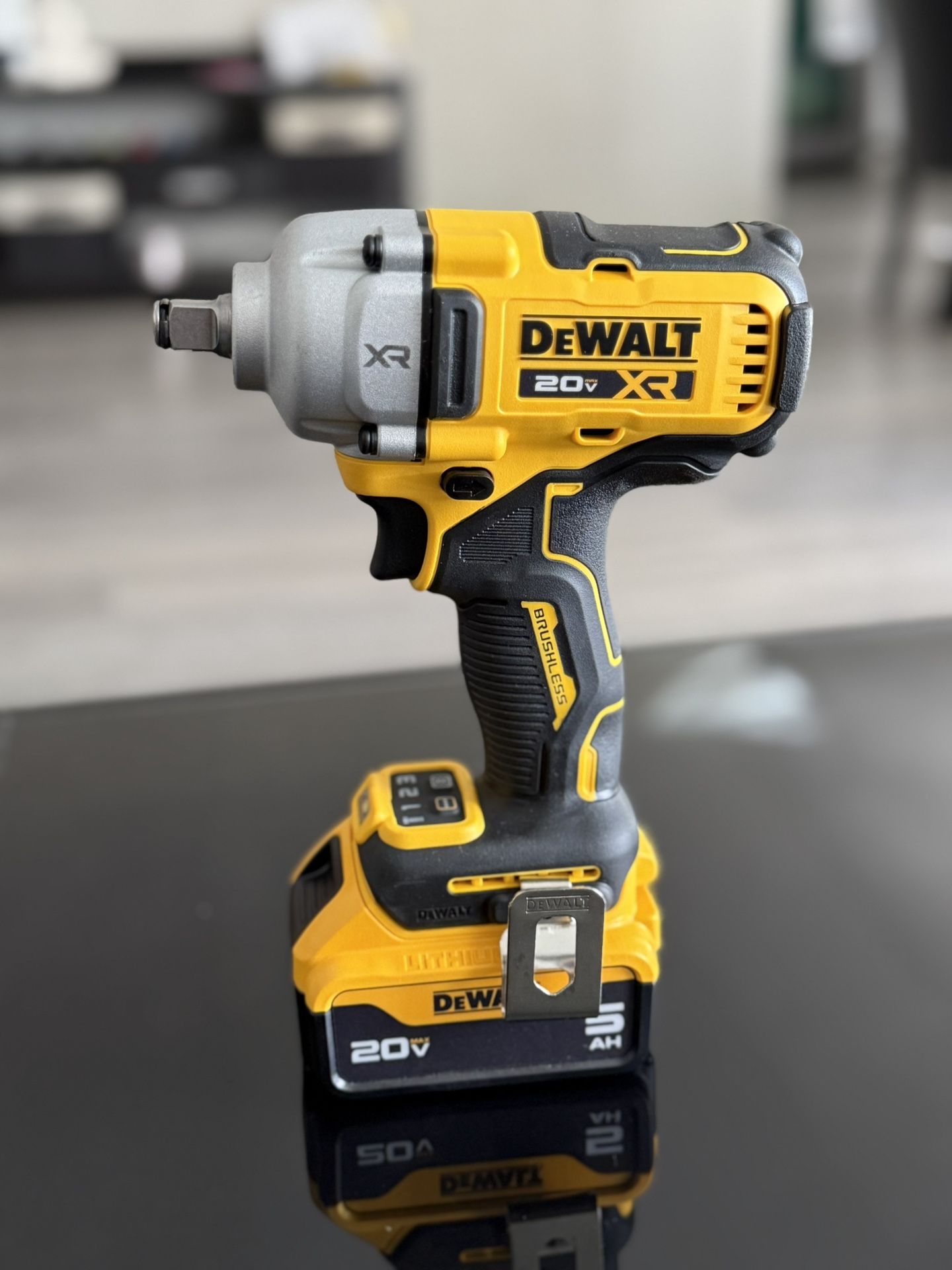 DEWALT 20V MAX XR Cordless 1/2 in. Impact Wrench (Tool And Battery 