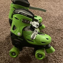 Like New Youth Roller Skates !!