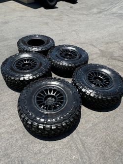 Method MR314 5x5 17” Wheels and 37” Toyo M/T Tires Rims Jeep Wrangler Gladiator