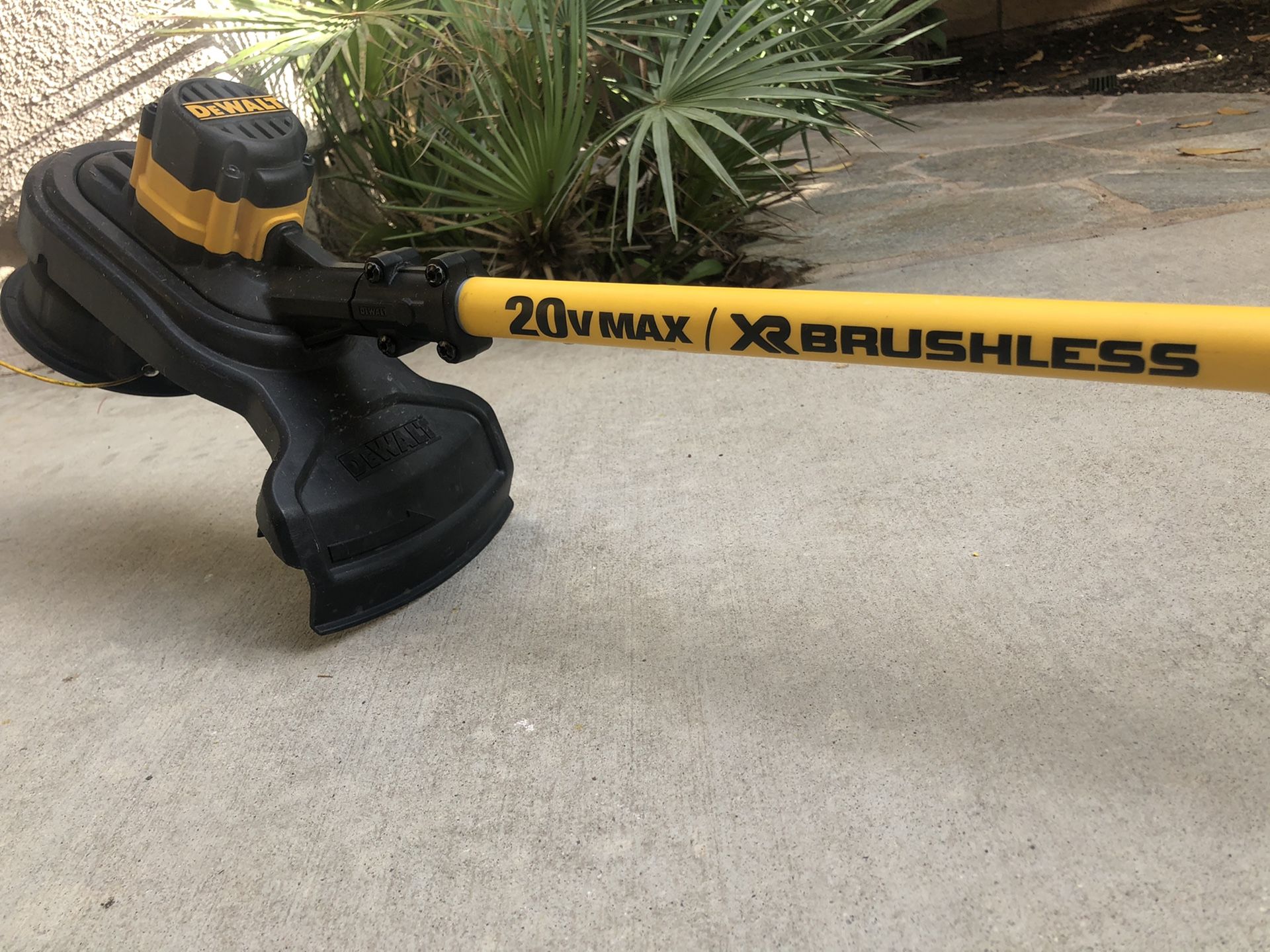 Weed wacker/eater DeWalt 20v XR brushless like new (tool only) for Sale