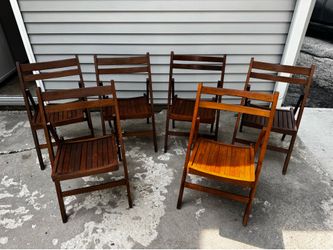 6 wooden foldable chairs