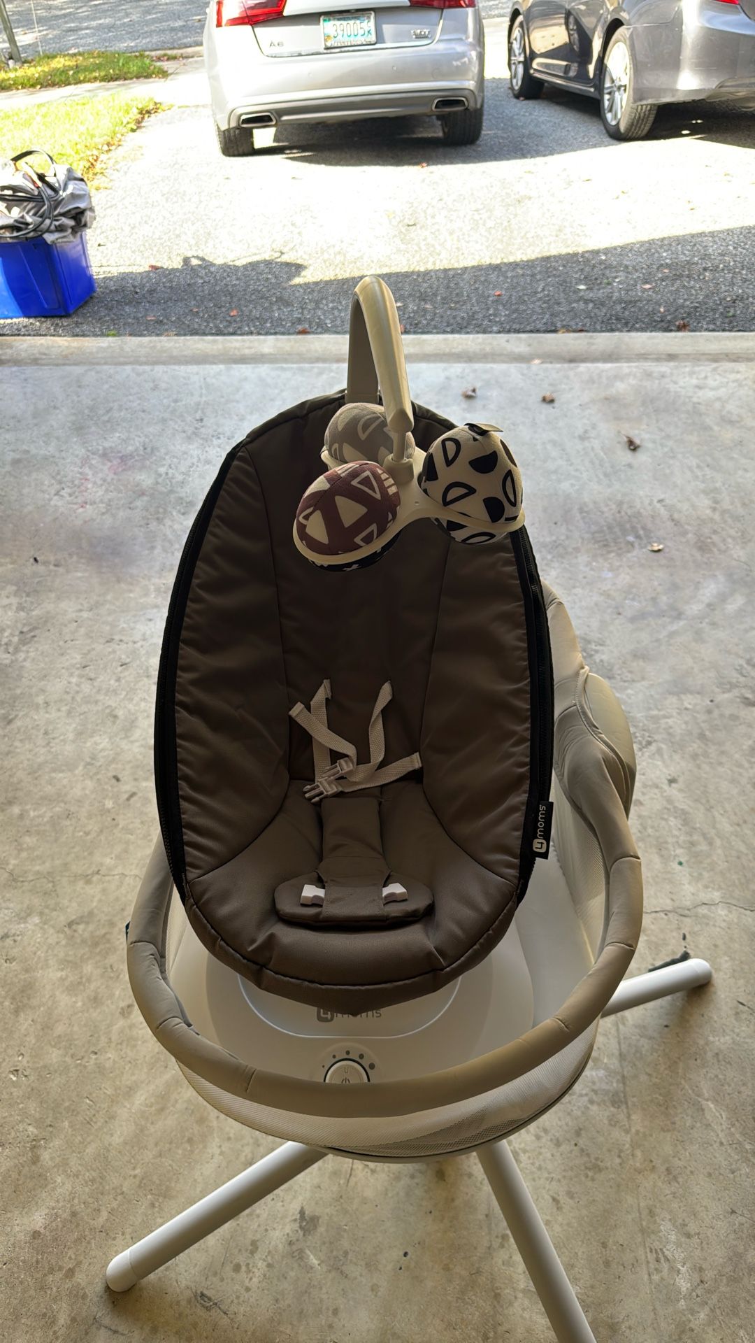 4moms Swing- Never Used 