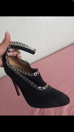 woman dress shoes