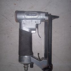 Markwell Pneumatic Staple Gun, Harness & Tool Belt