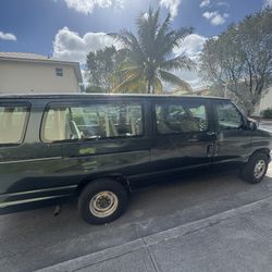 2000 Ford E-350