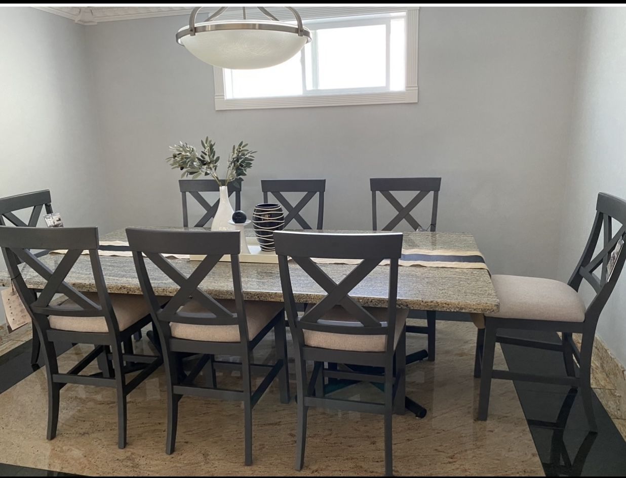 Marble Dining Table UNFLOODABLE (great For Fl Residents)