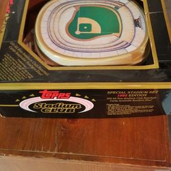 Vintage 1992 Topps Stadium Teams 200 Baseball Cards 