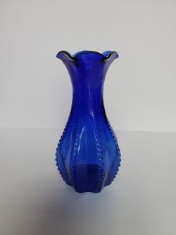 Vintage 1940s Indiana Glass Co Cobalt Blue Vase 7"