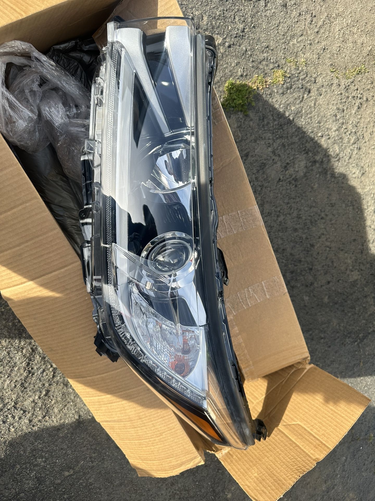 2019 Toyota Highlander  Headlight