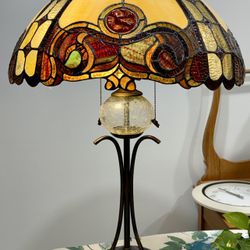 Large Tiffany-Style Table Lamp – 30” Tall, 20” Wide Shade