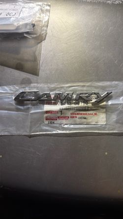 Genuine OEM Toyota 75(contact info removed)0 "CAMRY" Rear Trunk Nameplate Emblem 2012-17 Camry
