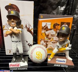 Padres bobble heads and ball