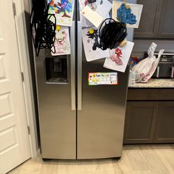 GE side By Side Refrigerator 