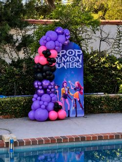 Kpop demon hunters Hendrix backdrop/balloons