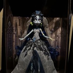 Monster high scullector bride doll 