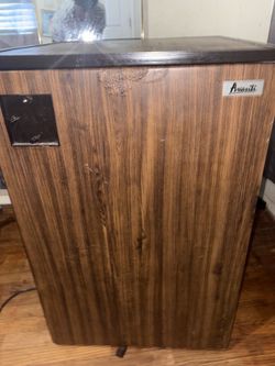 Mini fridge