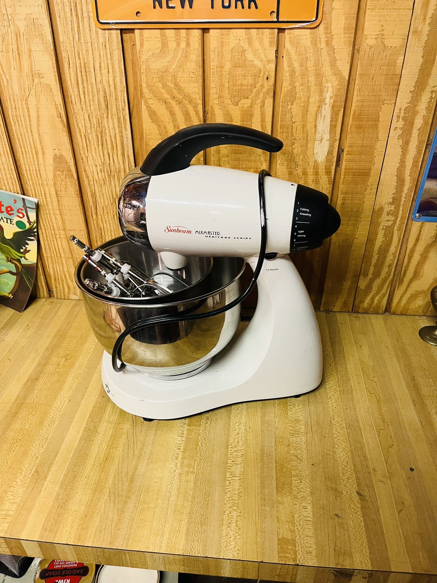 Sunbeam Heritage Series Mixmaster Stand Mixer Model 2350, 2 Bowls 2 Attachments