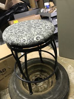 Swivel stool