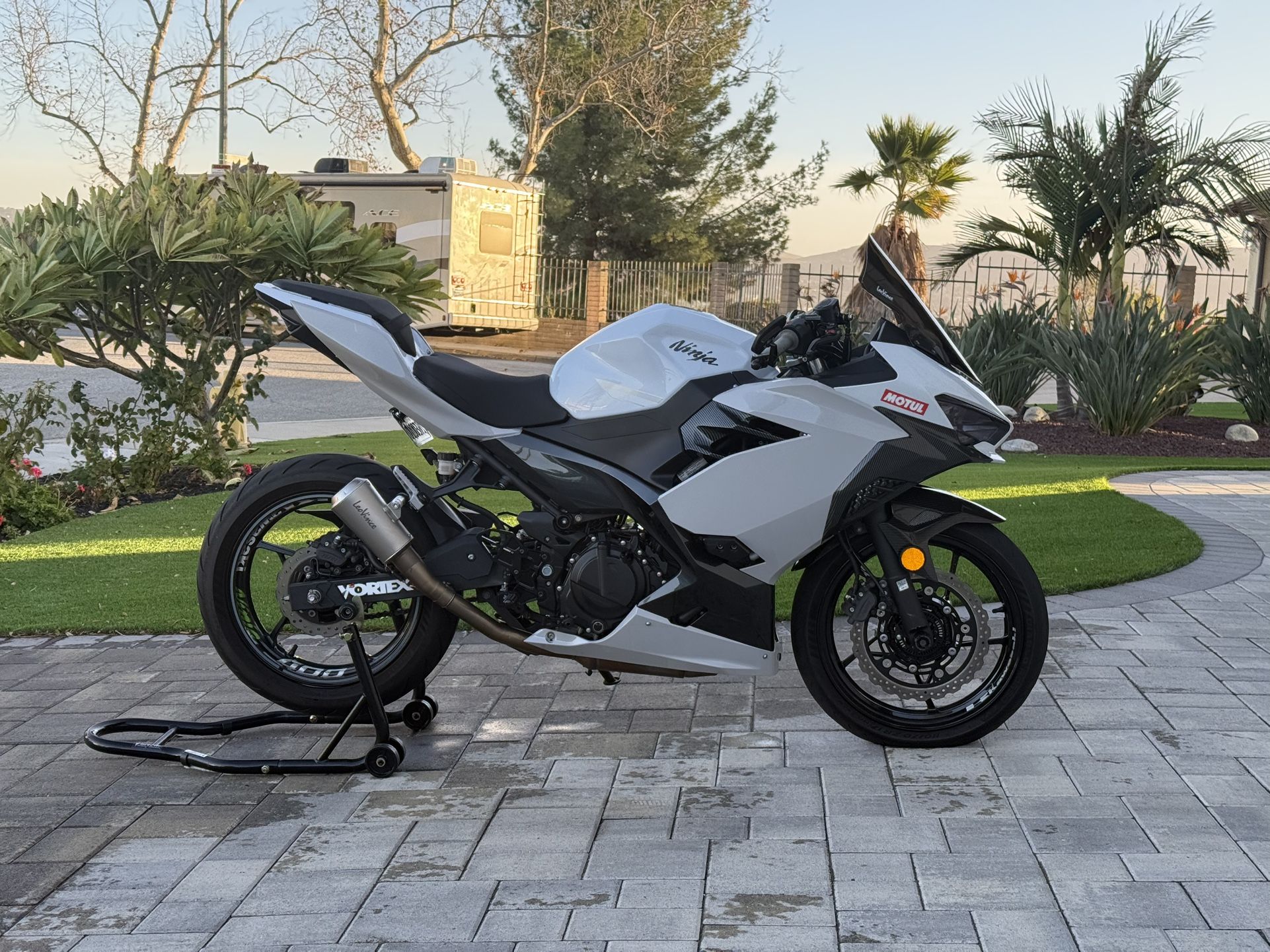 2023 Kawasaki Ninja 400