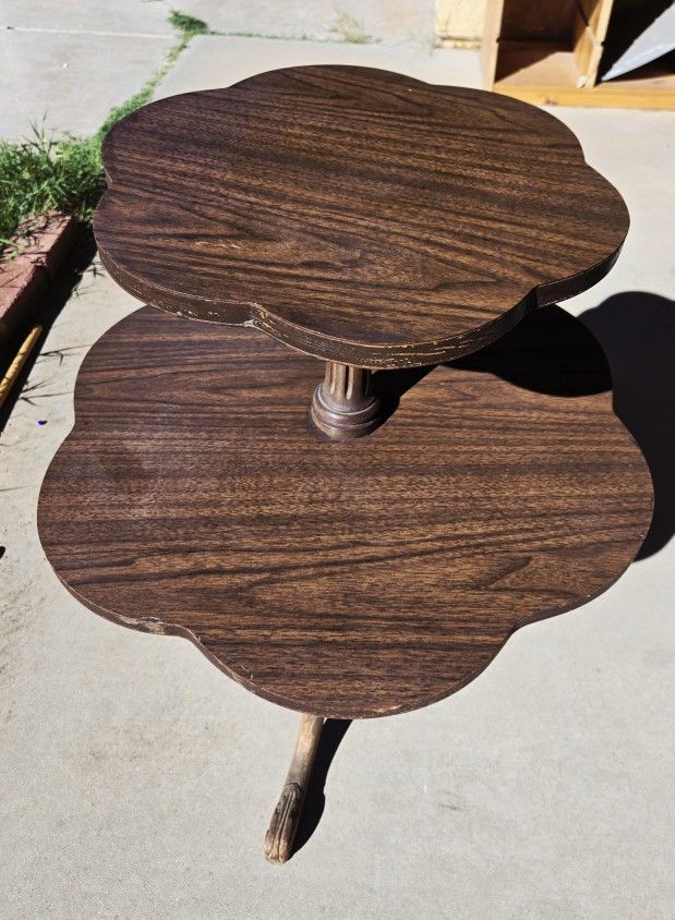 21x28 Small Decorative Side Table