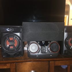 LG 300 Watt Wireless Sound System 