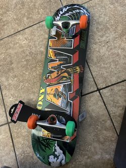 TONY HAWK SKATEBOARD SIGNATURE SERIES