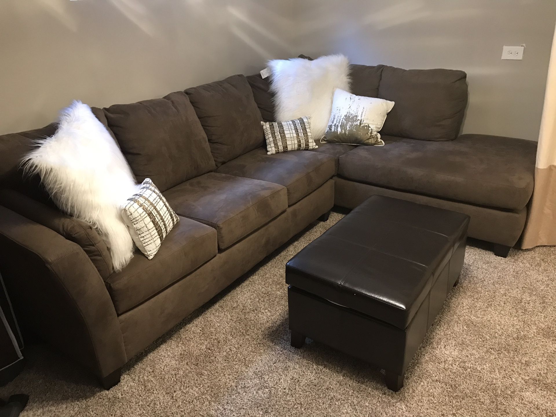 Sleeper Sectional Sofa with Chaise