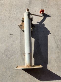Trailer tongue jack