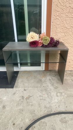 Stand and flowers  FREE