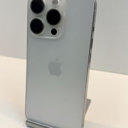 Apple iPhone 15 PRO 128gb. ( Fully Unlocked )