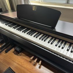 Yamaha Piano- Clavinova CLP320