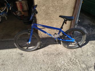 Mongoose Mode 180 BMX  BIKE