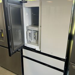 New Samsung Bespoke 29 cu. ft. 4-Door French Door Smart Refrigerator with Beverage Center in White Glass, Standard Depth