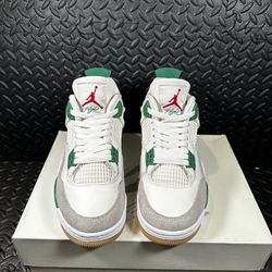SB Jordan 4 ‘Pine Green’ (Size 7.5M)