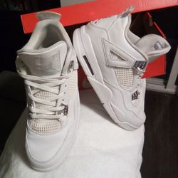 Jordan pure money's size 11