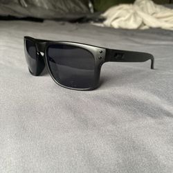 Oakley Holbrook  Sunglasses New No Damage Pick Up Only 