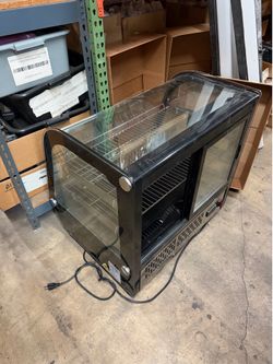 Refrigerated counter display