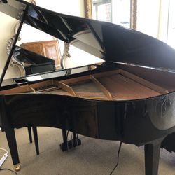 Yamaha player piano in excellent condition!