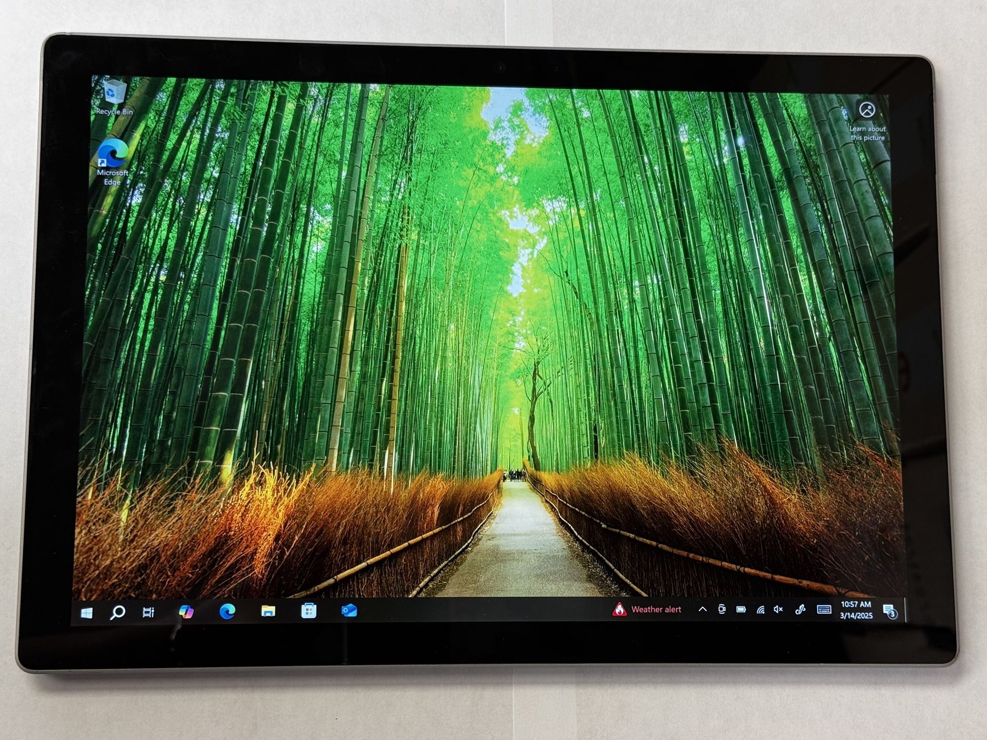 Microsoft Surface Pro 5 1807 256GB i5 7300 CPU 2.6GHz 8GB Win 10 Pro Tablet